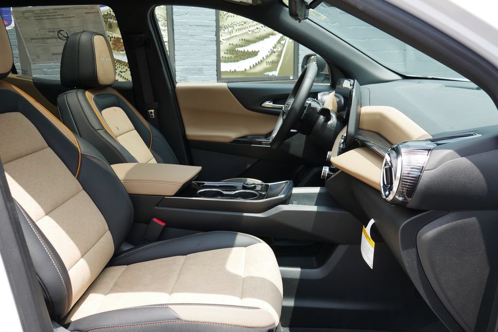 New 2027 Chevrolet Equinox ACTIV w/ Safety and Technology Package AWD/4WD image 10