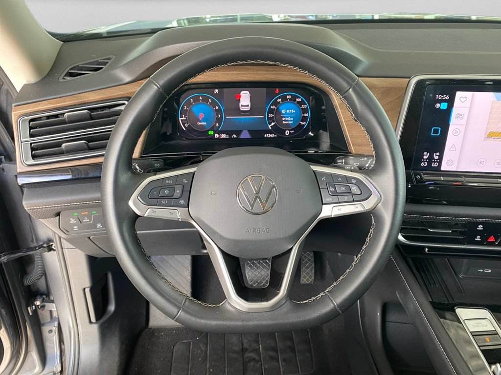 Used 2025 Volkswagen Atlas SE FWD image 12