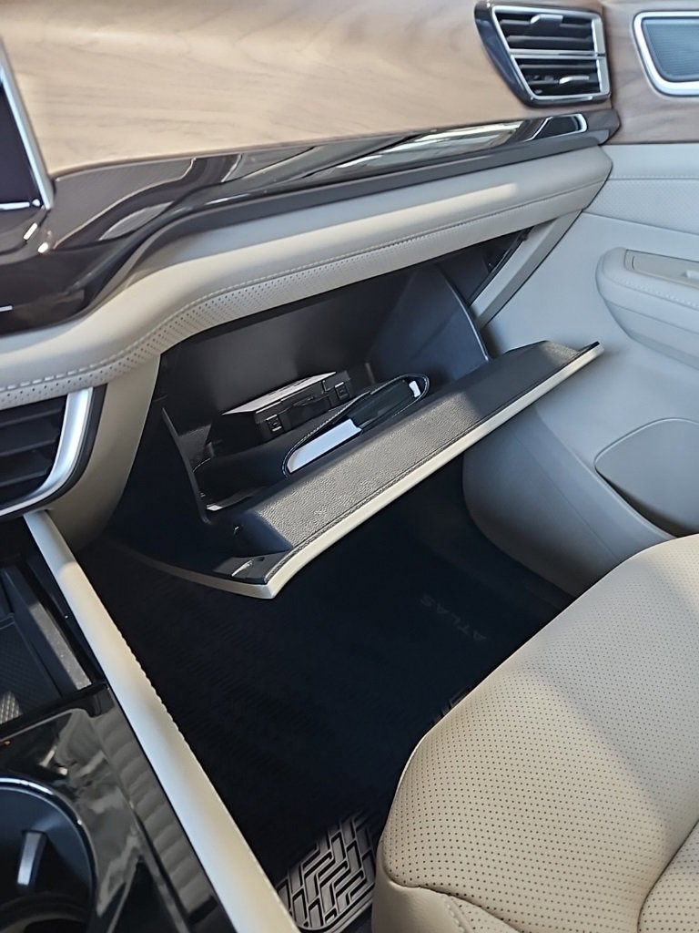 New 2026 Volkswagen Atlas SE image 31