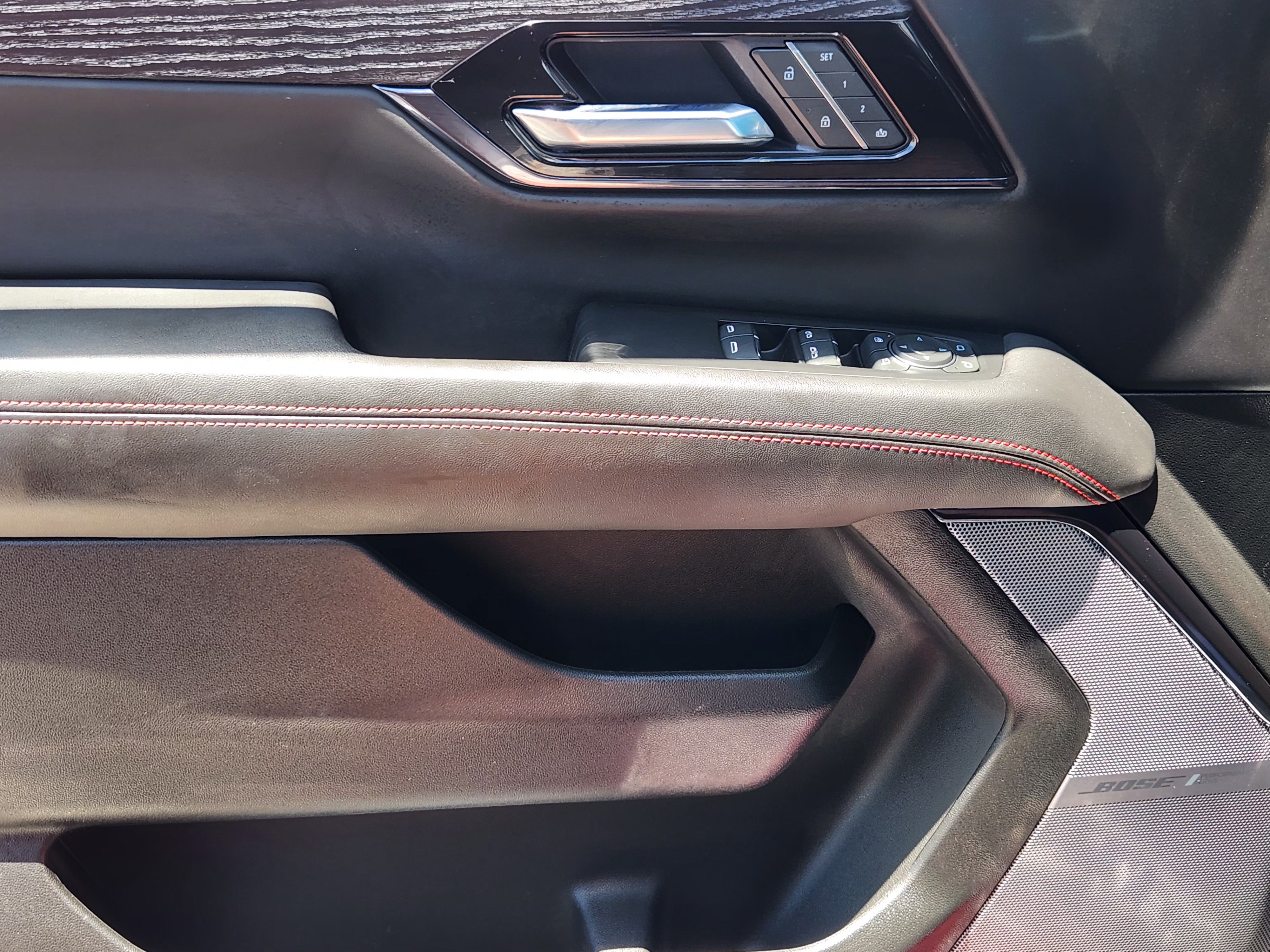 Used 2025 GMC Yukon XL AT4 Ultimate w/ LPO, Floor Liner Package AWD/4WD image 23