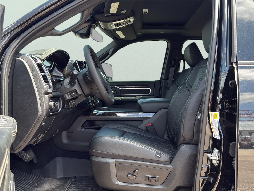 New 2025 RAM 3500 Laramie w/ Night Edition AWD/4WD image 19