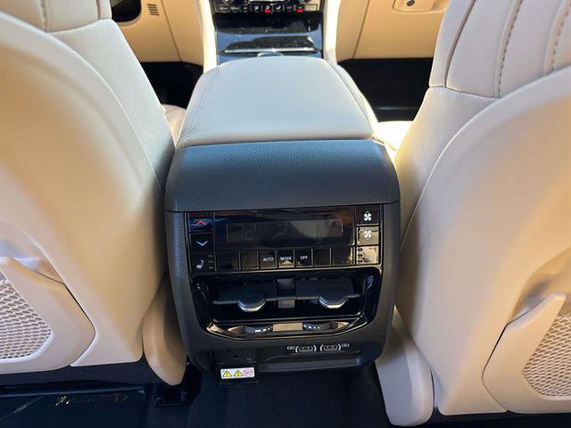 New 2025 Jeep Grand Cherokee L Limited image 9