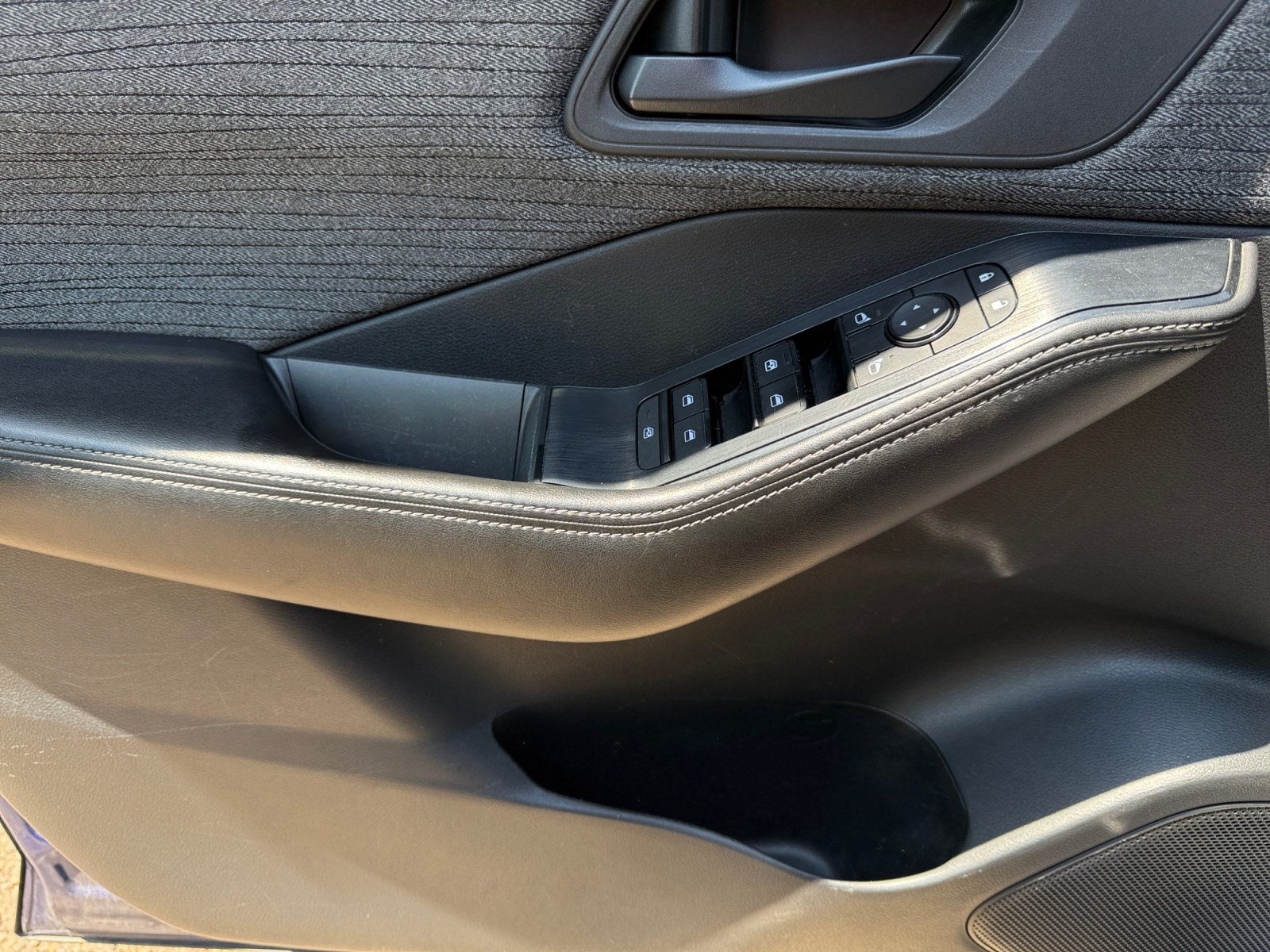 Used 2021 Nissan Rogue S FWD image 13