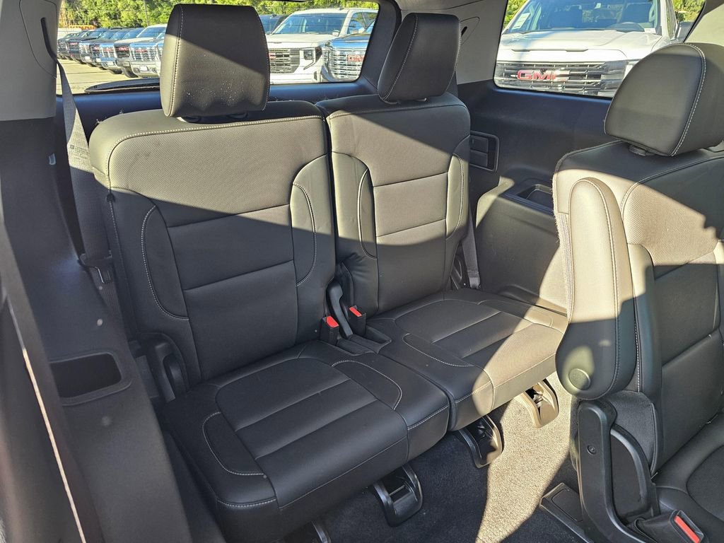 Used 2021 GMC Acadia SLT w/ Technology Package AWD/4WD image 13