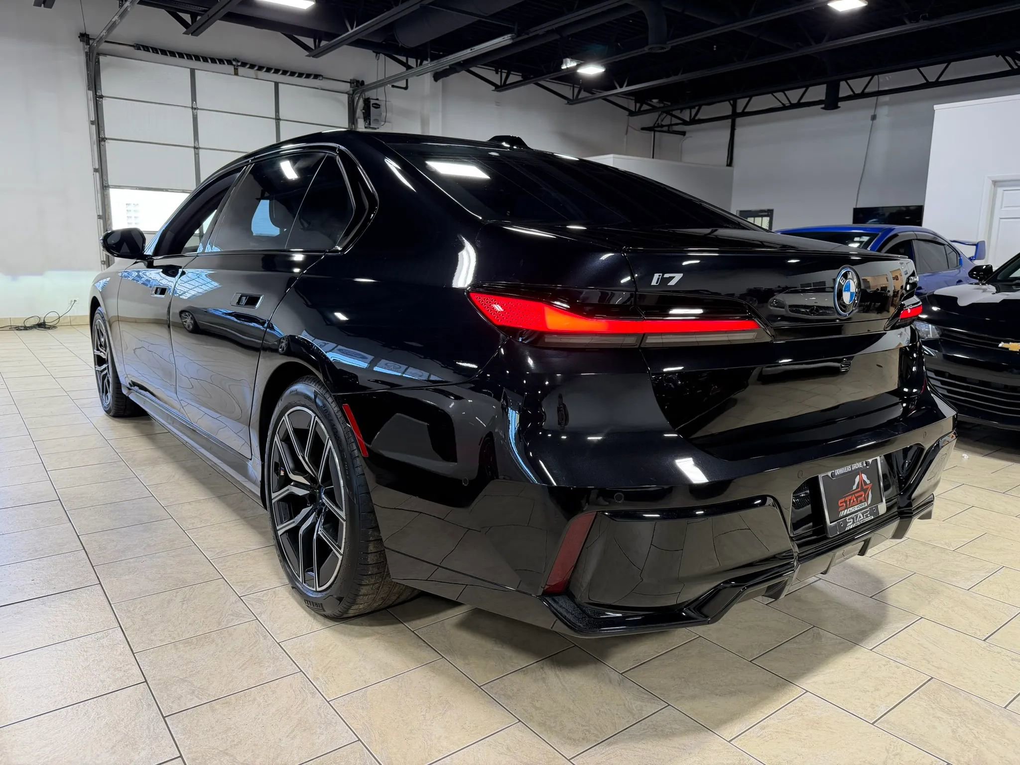 Used 2023 BMW i7 xDrive60 AWD/4WD image 4