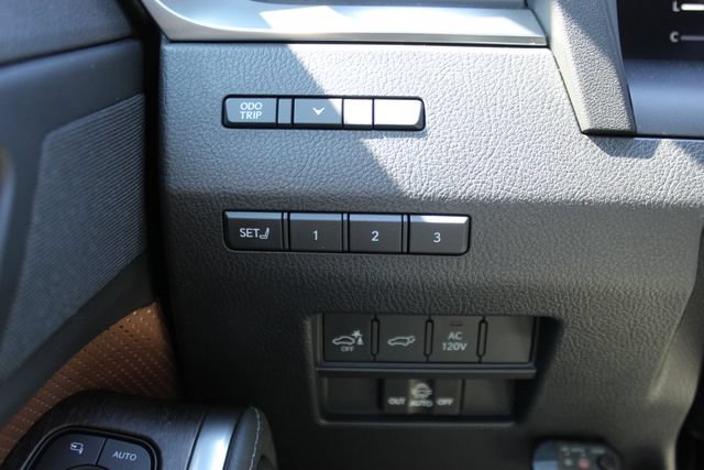 Used 2025 Lexus GX 550 w/ Accessory Package (Z1) AWD/4WD image 14