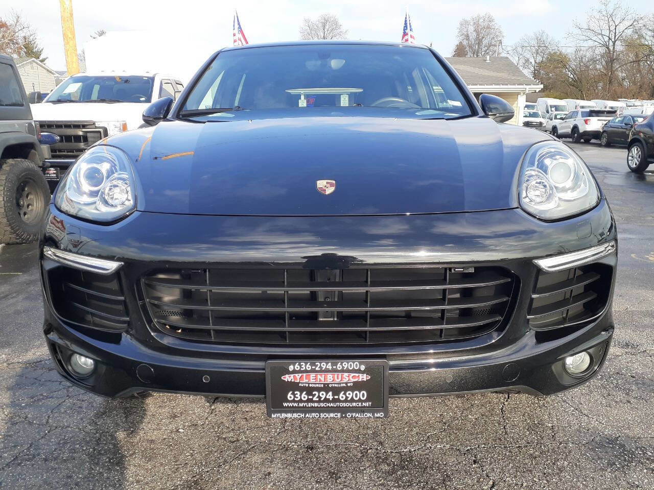 Used 2017 Porsche Cayenne Platinum Edition image 3