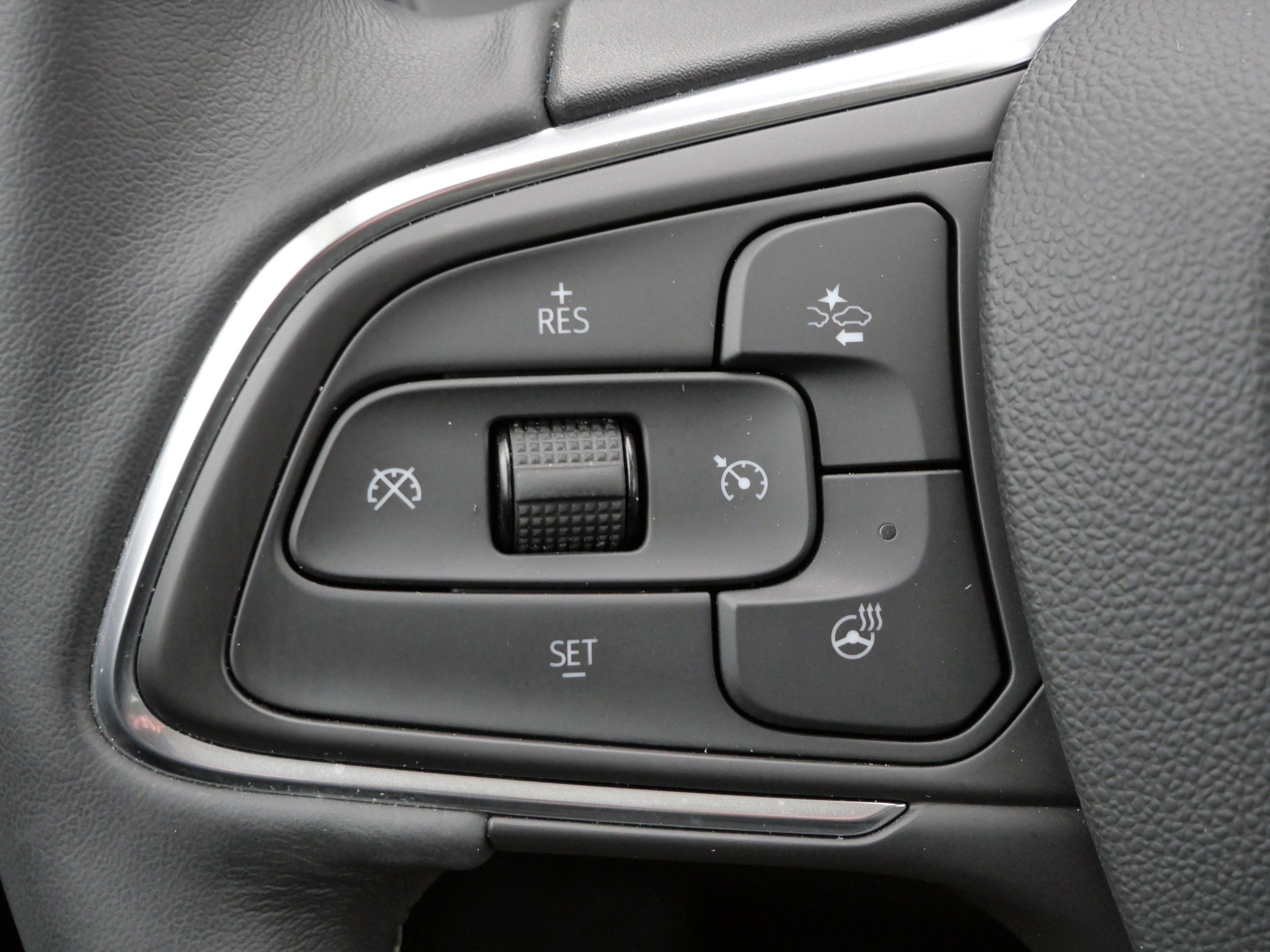 Used 2023 Buick Envision Essence image 26