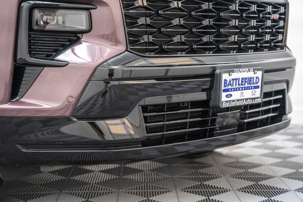 Used 2024 Chevrolet Traverse RS FWD image 15