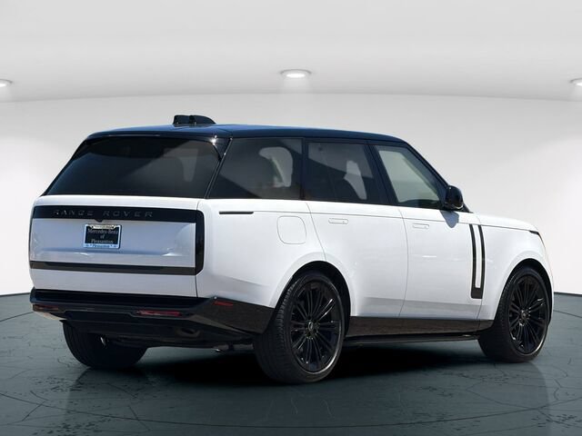 Used 2024 Land Rover Range Rover SE AWD/4WD image 6
