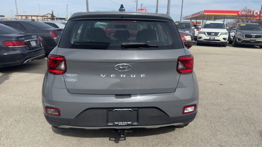 Used 2021 Hyundai Venue SE FWD image 6