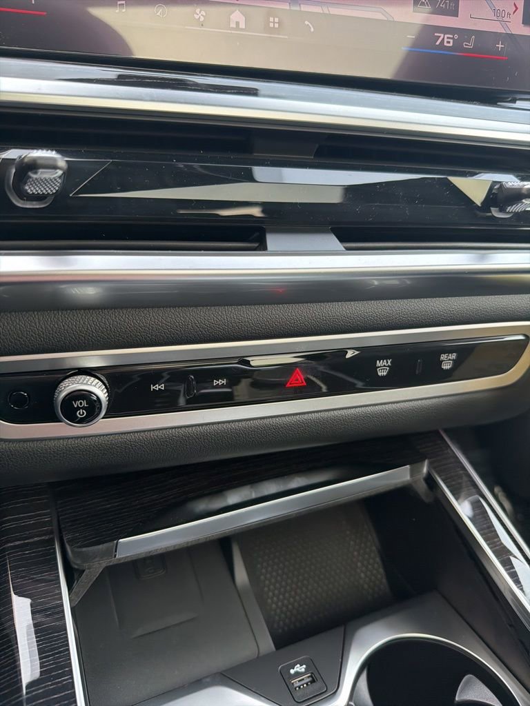 New 2026 BMW X7 M60i w/ Climate Comfort Package image 50