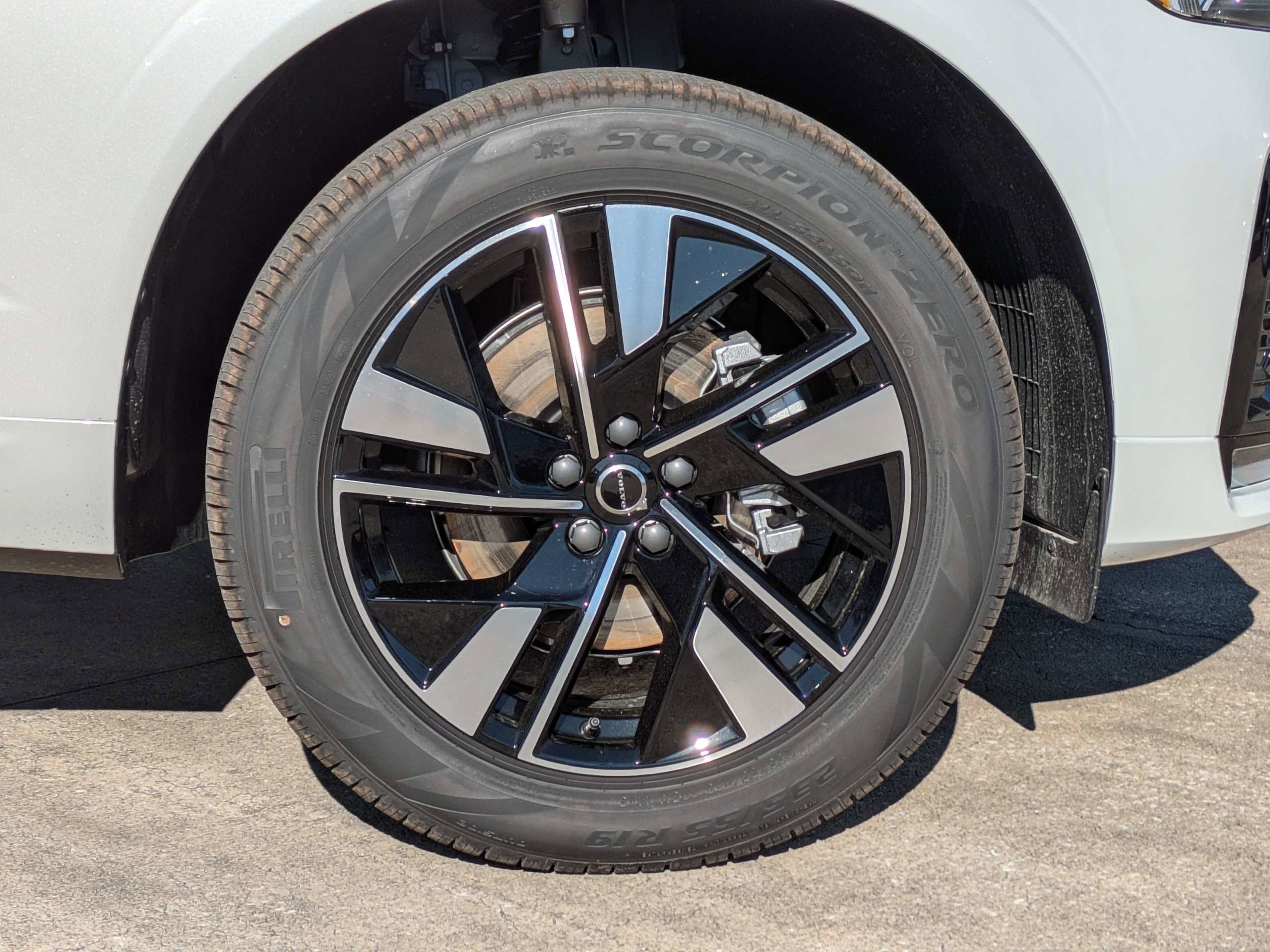 New 2026 Volvo XC60 B5 Core image 11