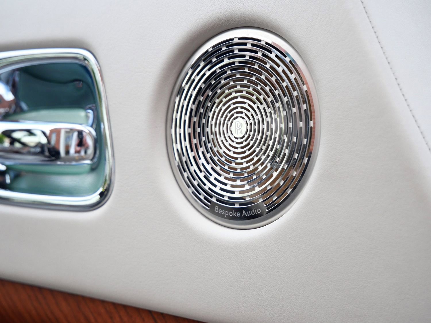 Used 2017 Rolls-Royce Dawn RWD image 28