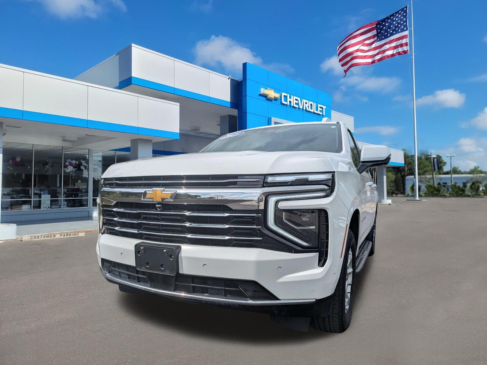 Used 2025 Chevrolet Suburban LT AWD/4WD image 7