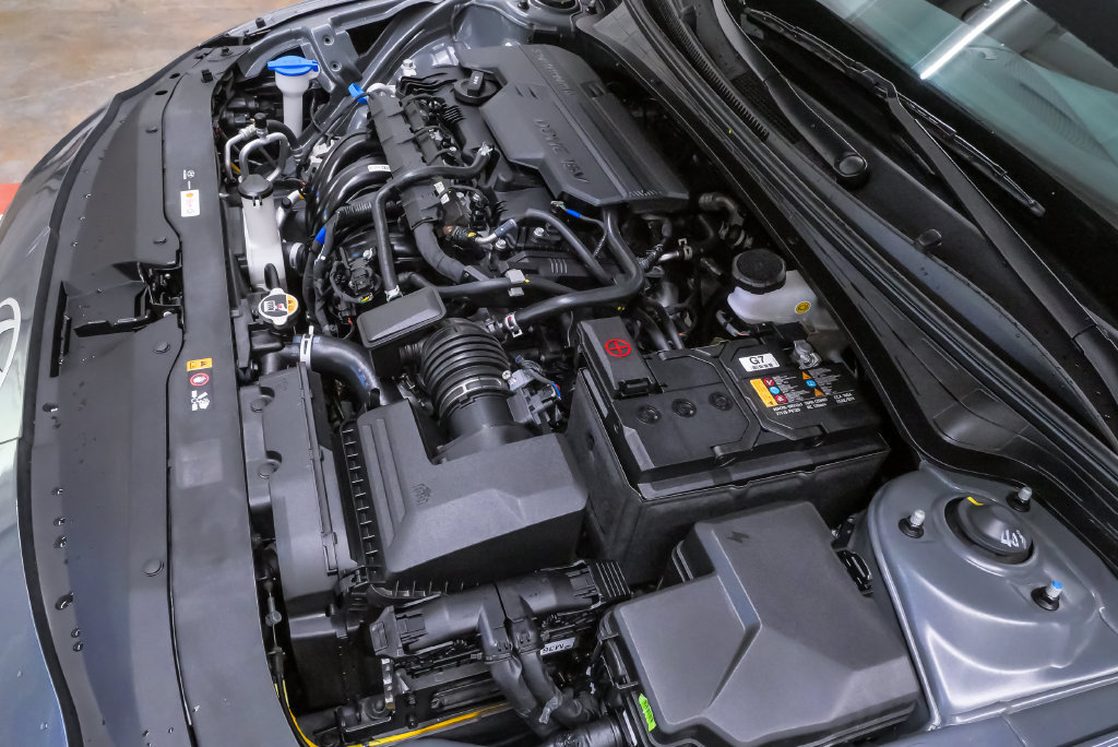 Certified 2026 Hyundai Elantra SE w/ Cargo Package FWD image 23