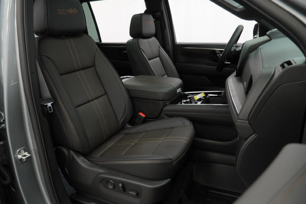 New 2026 Chevrolet Suburban High Country w/ Sun And Tow Package AWD/4WD image 30