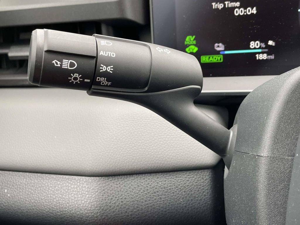 Used 2026 Toyota RAV4 AWD Plug-in Hybrid image 31