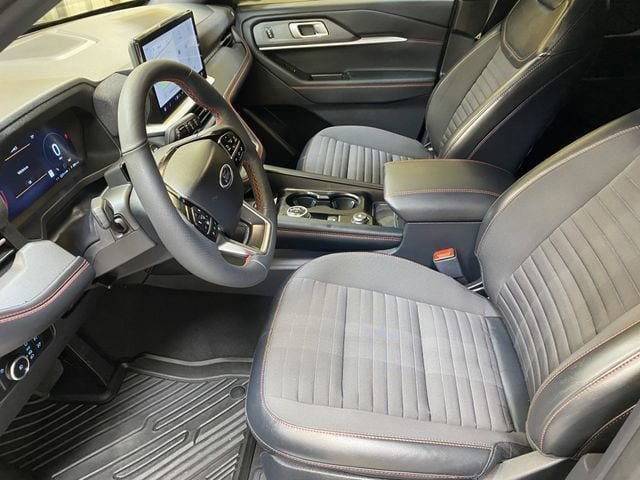 Used 2025 Ford Explorer ST-Line AWD/4WD image 21