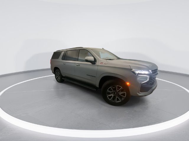Used 2023 Chevrolet Suburban Z71 w/ Luxury Package AWD/4WD image 2