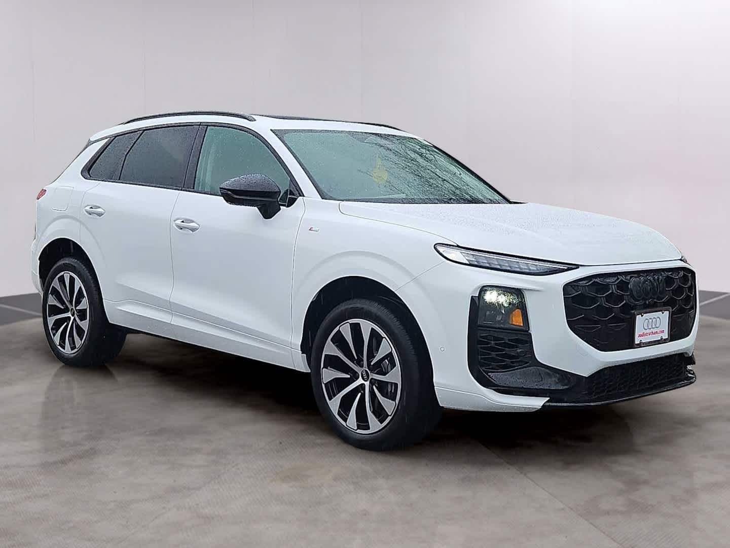 New 2026 Audi Q3 quattro 2.0T AWD/4WD image 2