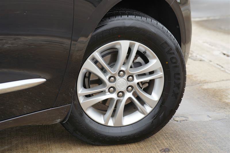 Used 2020 Buick Enclave Essence FWD image 17