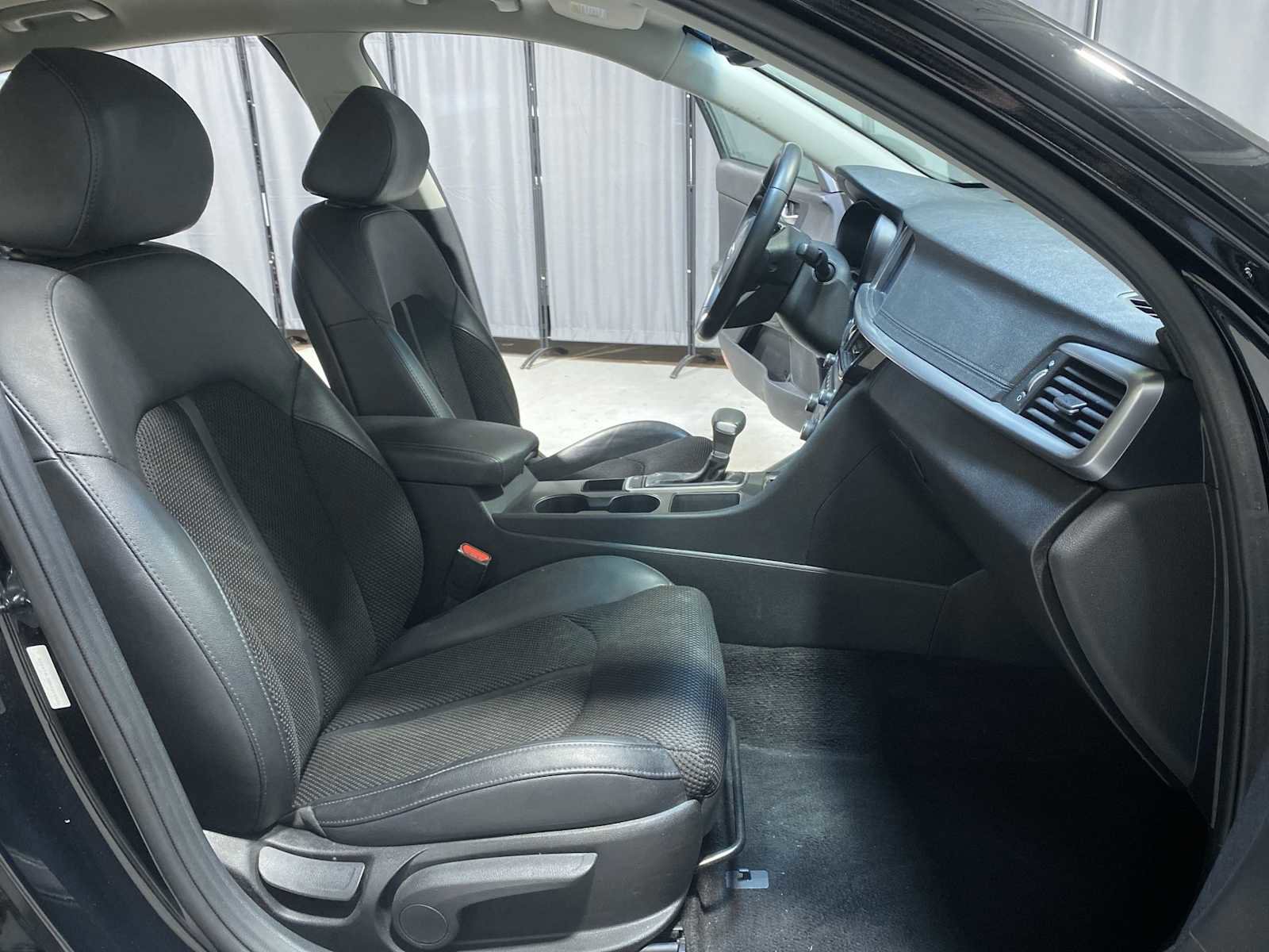 Used 2019 Kia Optima S image 14
