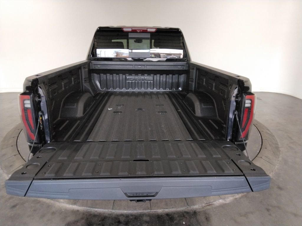 Used 2025 GMC Sierra 2500 AT4 w/ AT4 Premium Plus Package image 9