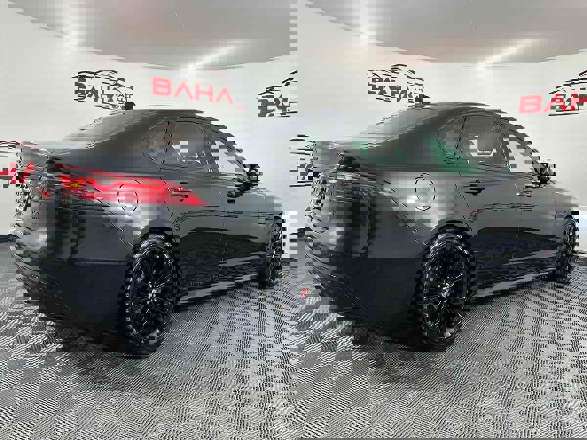 Used 2022 Jaguar XF R-Dynamic SE image 7