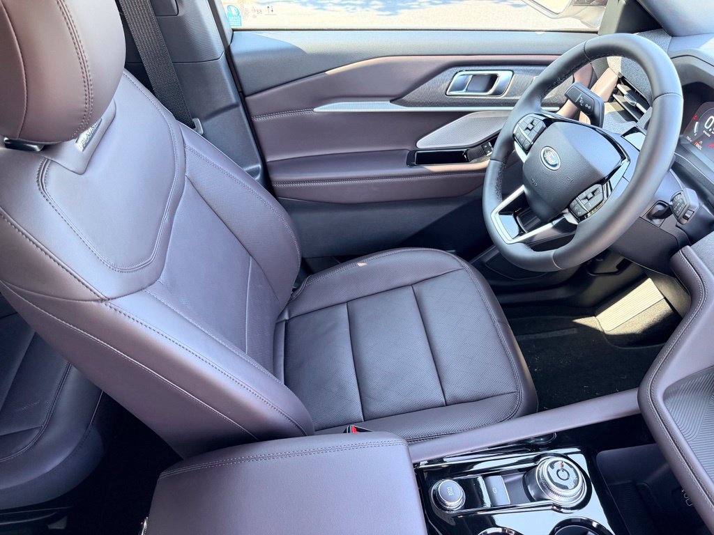 New 2026 Ford Explorer Platinum RWD image 8