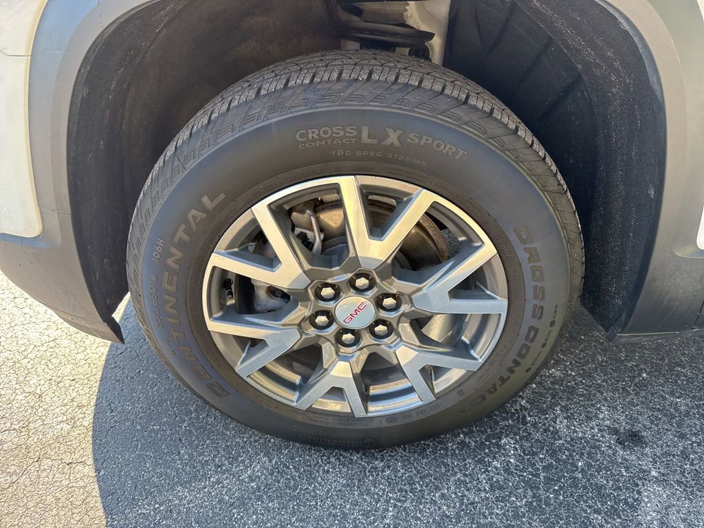 Used 2023 GMC Acadia SLE w/ Driver Convenience Package image 9