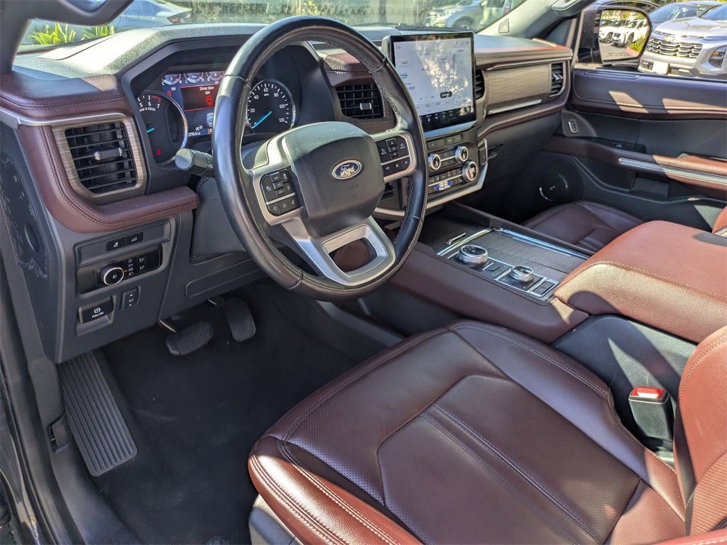 Used 2024 Ford Expedition Limited image 18