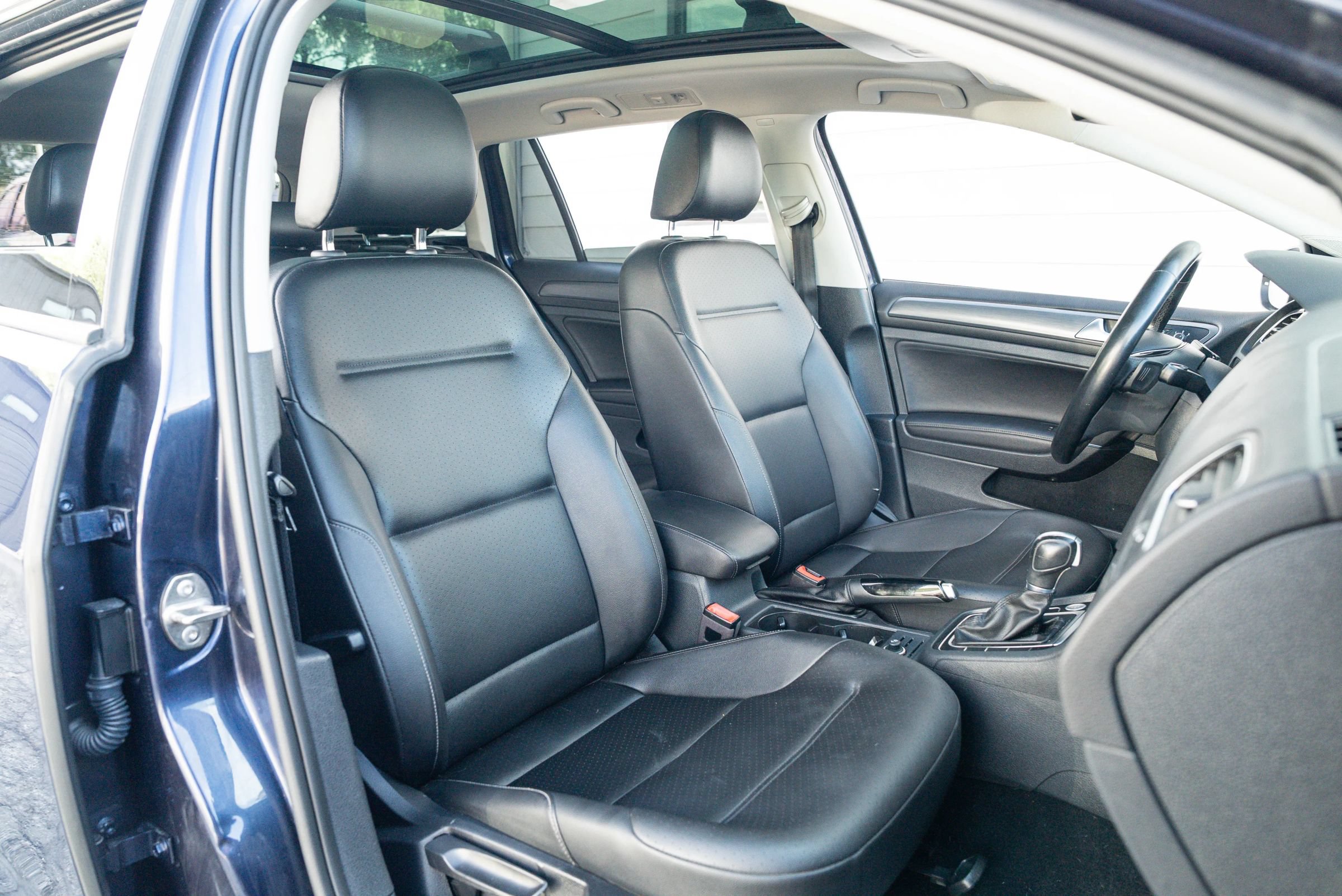 Used 2018 Volkswagen Golf SE FWD image 20