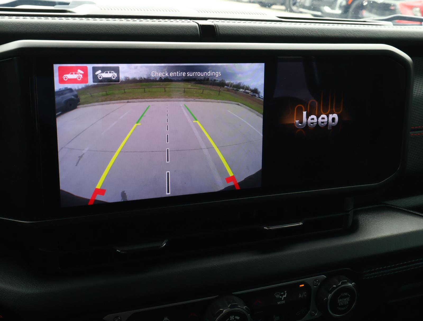 Used 2024 Jeep Wrangler Unlimited Rubicon image 33