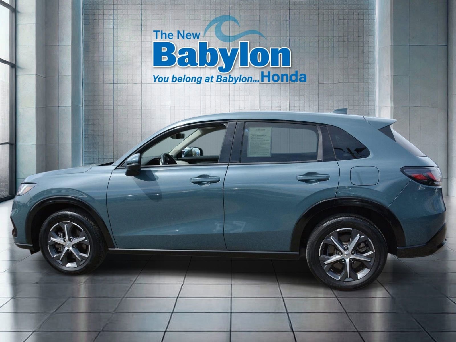 Used 2024 Honda HR-V EX-L image 2