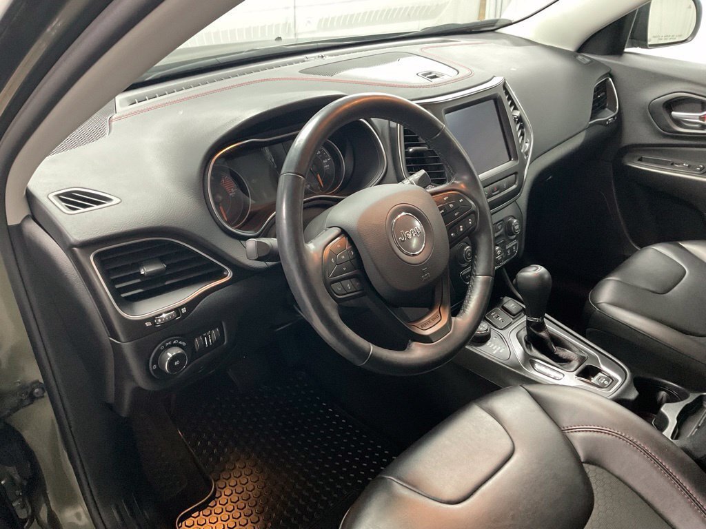 Used 2021 Jeep Cherokee Trailhawk w/ Sun, Sound & Nav Group AWD/4WD image 23