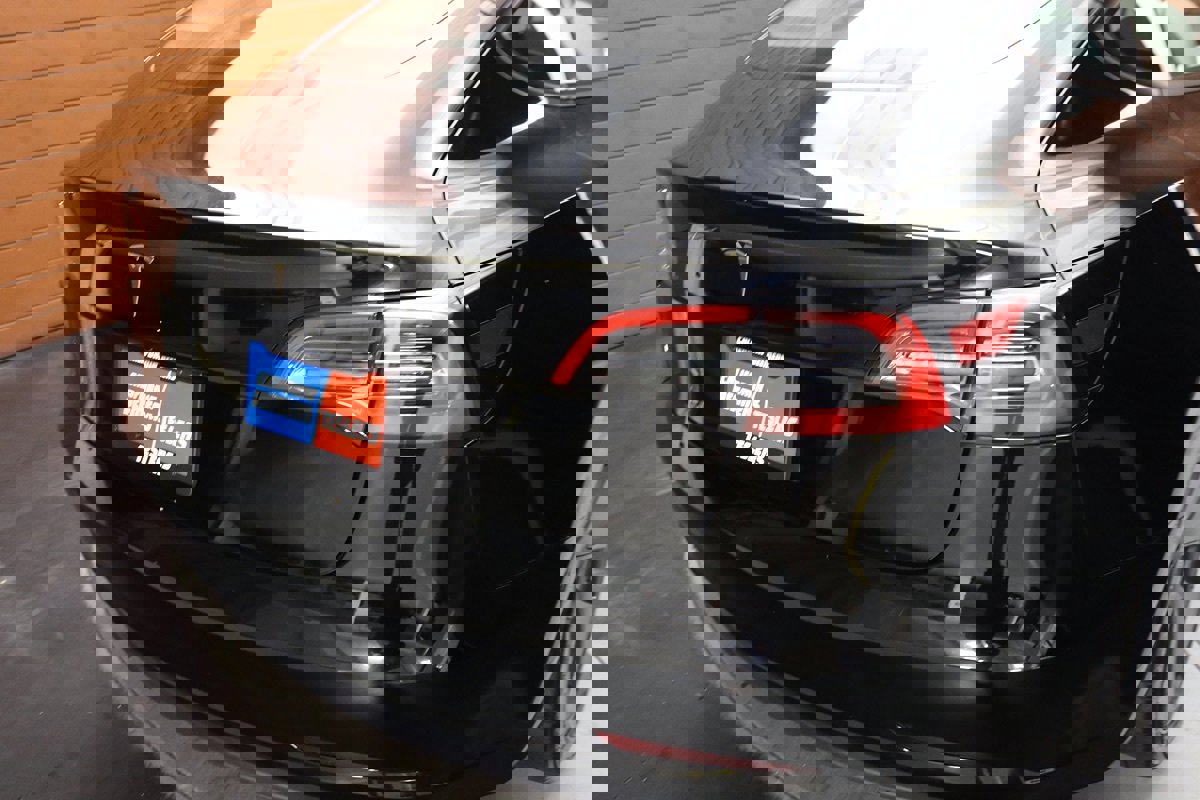 Used 2023 Tesla Model 3 Standard Range image 10