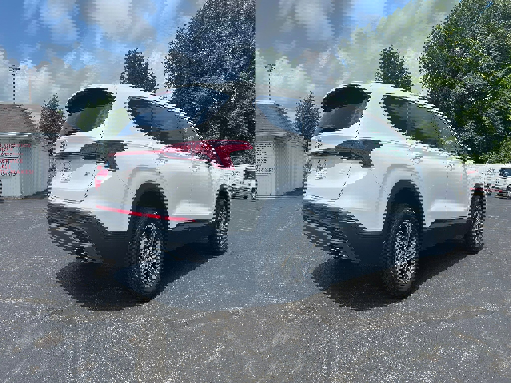 Used 2022 Hyundai Santa Fe SE image 3