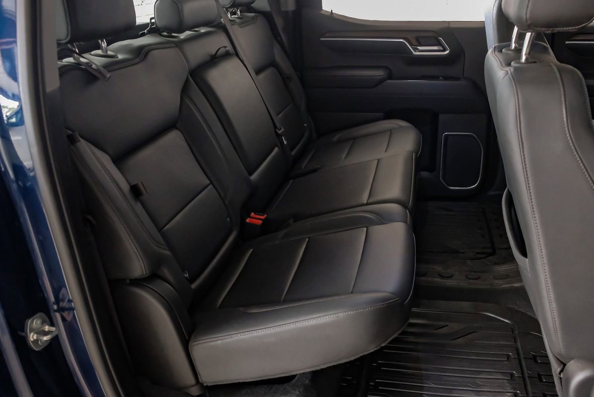 Used 2023 GMC Sierra 1500 SLT image 32