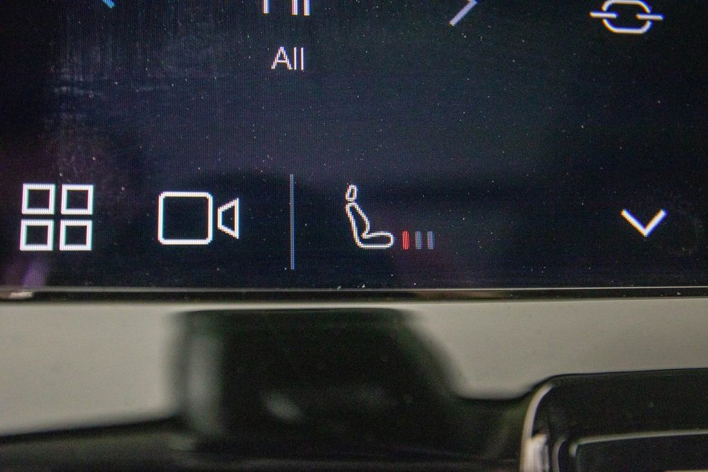 Used 2025 Volvo XC60 B5 Plus image 26