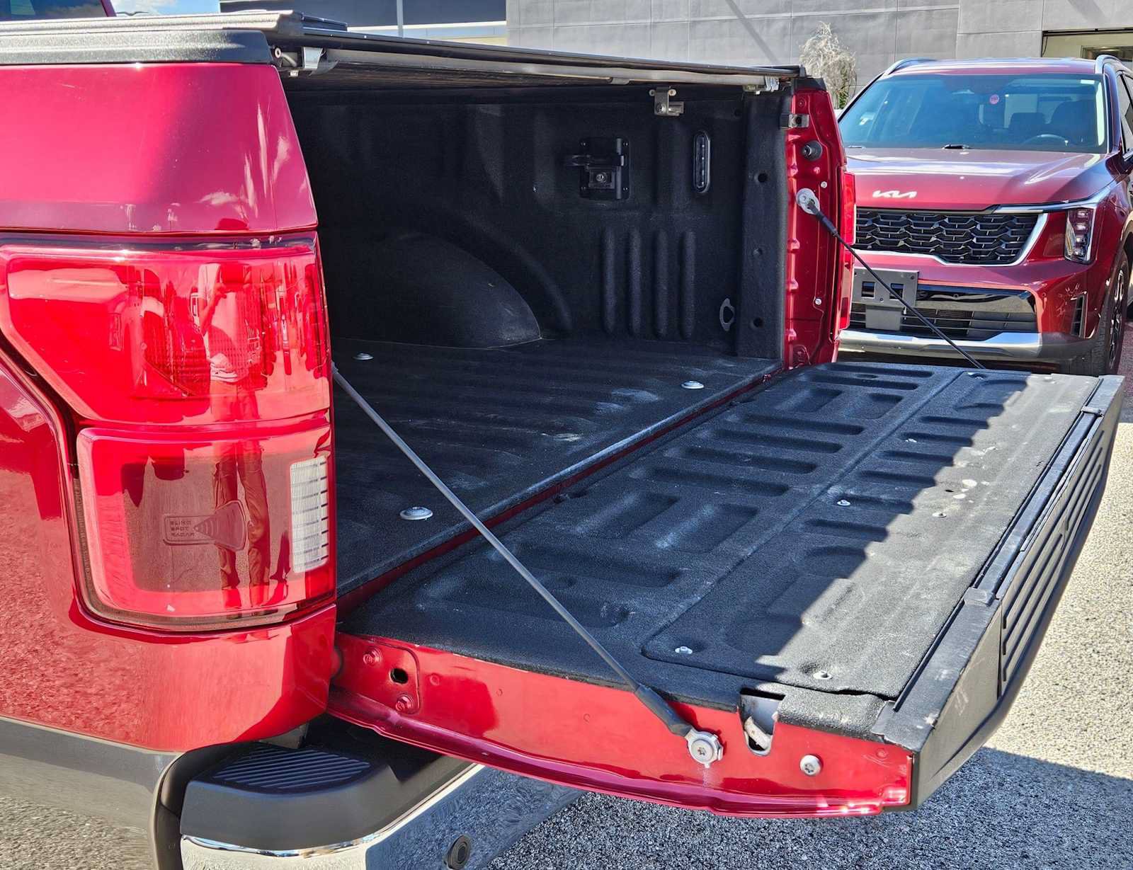Used 2020 Ford F150 Lariat w/ Equipment Group 502A Luxury AWD/4WD image 29