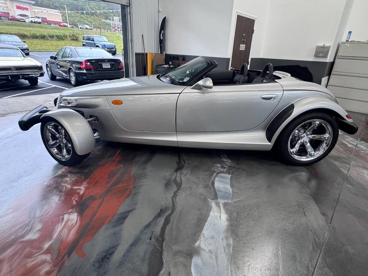 Used 2000 Plymouth Prowler image 3