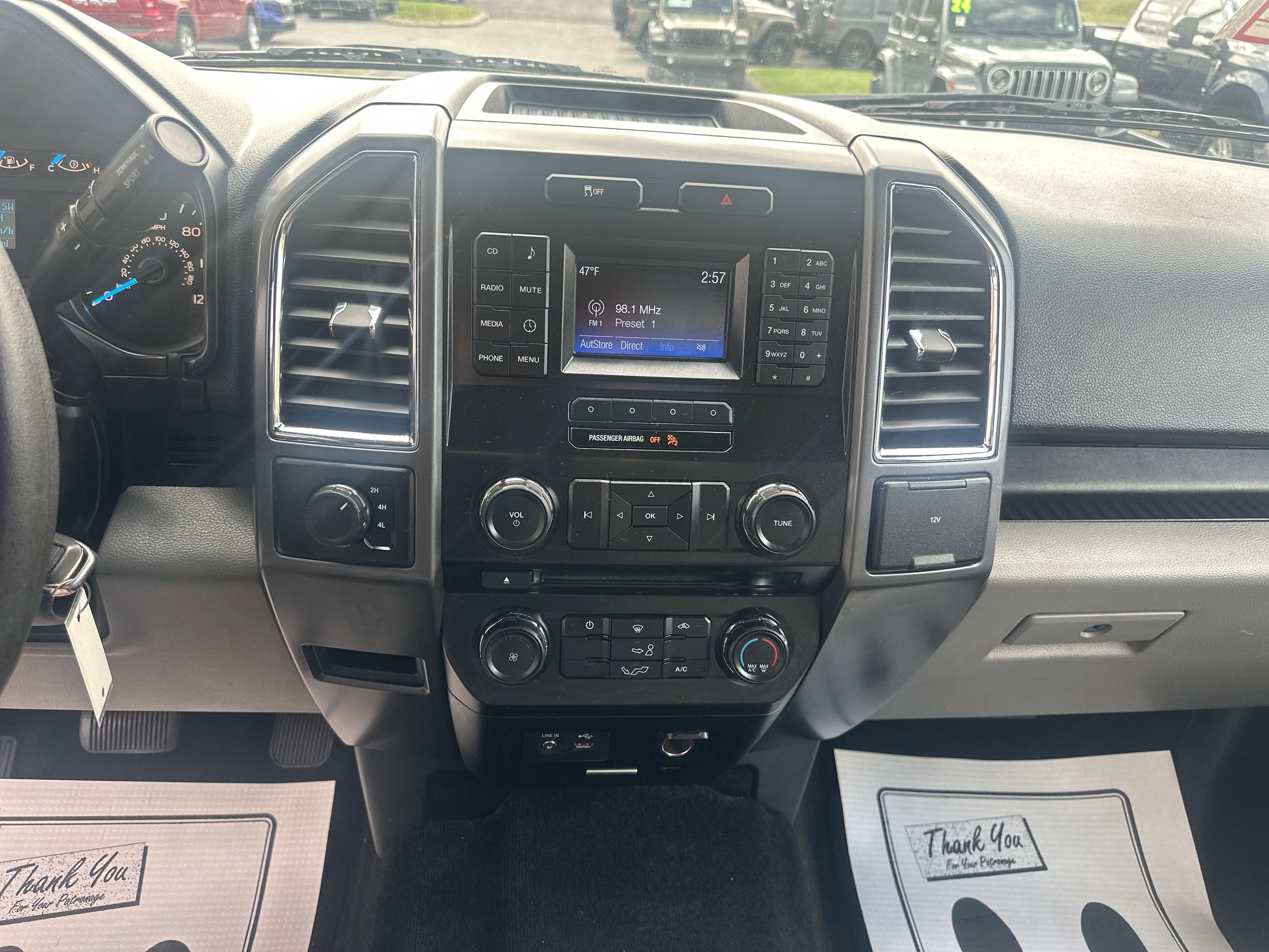 Used 2015 Ford F150 XLT AWD/4WD image 24