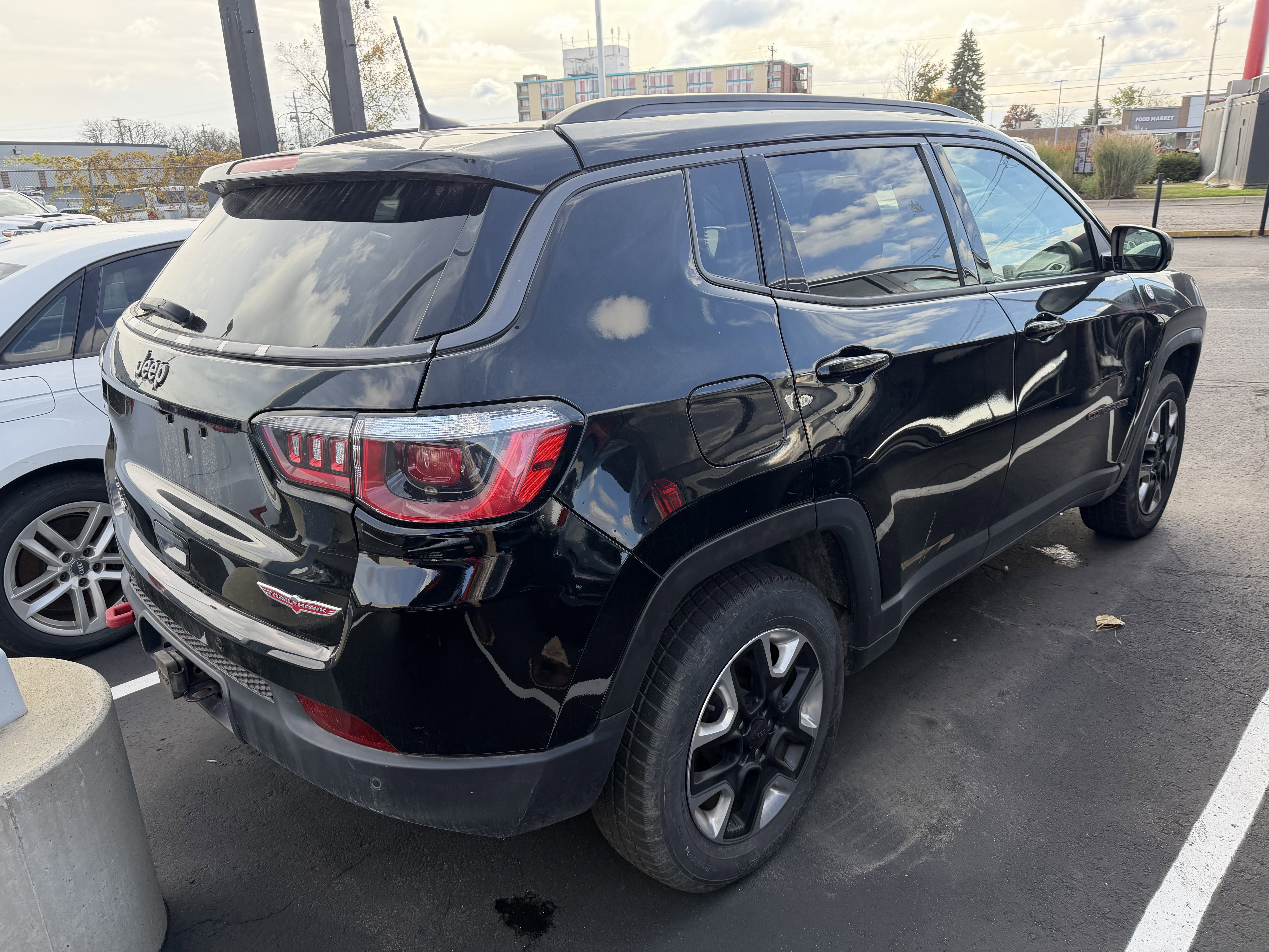 Used 2018 Jeep Compass Trailhawk w/ Safety & Security Group image 3