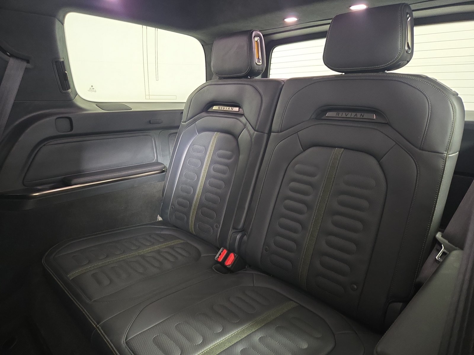 Used 2022 Rivian R1S Launch Edition Quad AWD/4WD image 22
