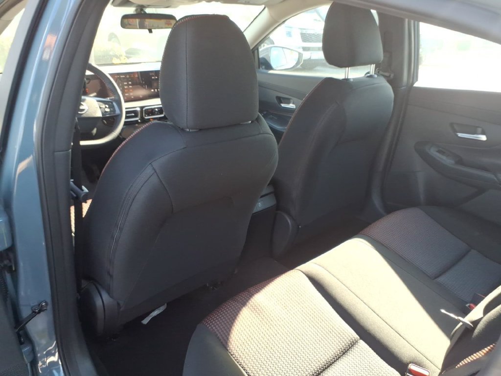New 2026 Nissan Sentra SR w/ Floor Mat Package FWD image 8