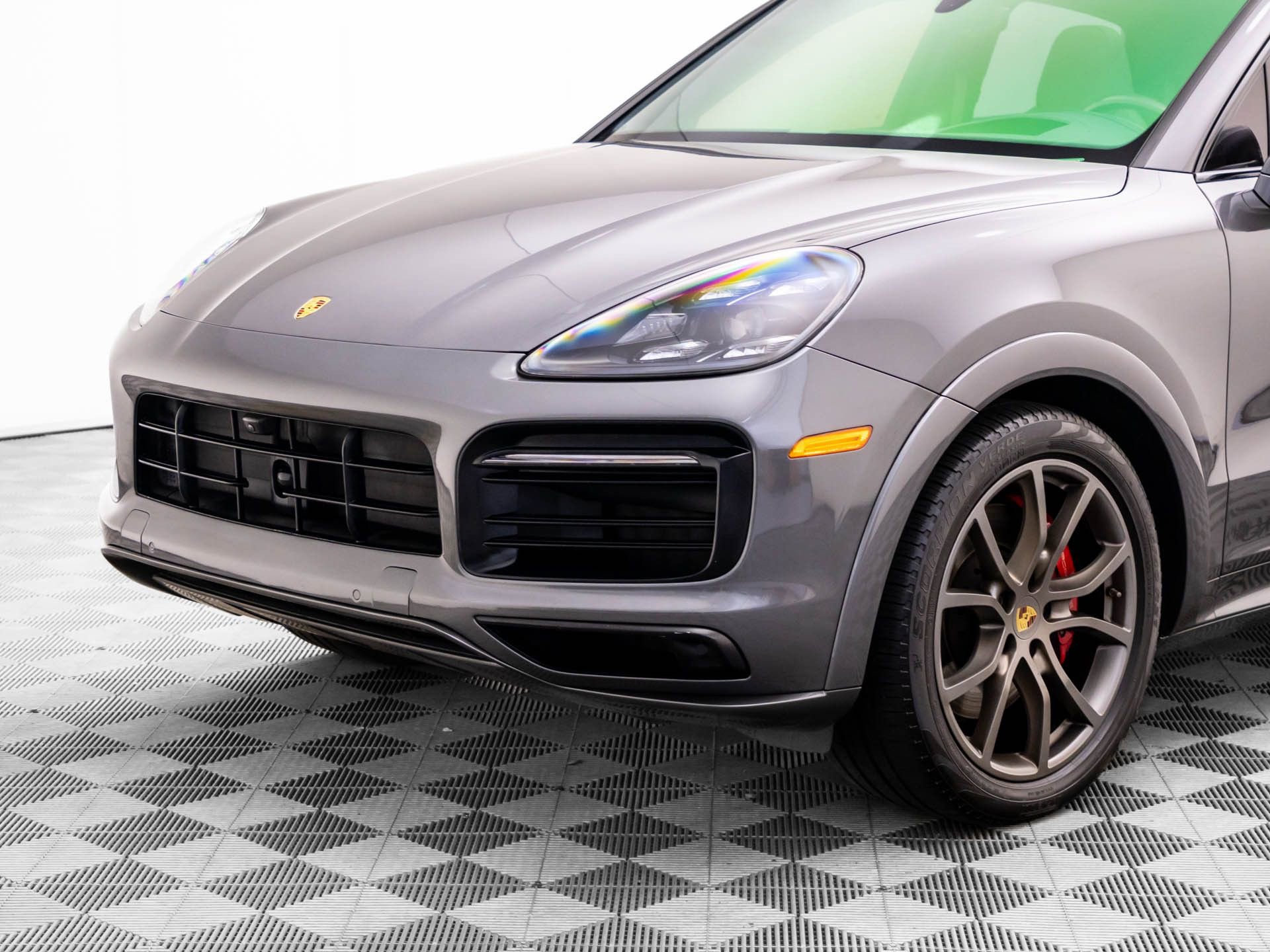 Used 2021 Porsche Cayenne GTS image 40