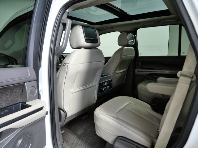 Used 2018 Ford Expedition Limited w/ Equipment Group 301A AWD/4WD image 14