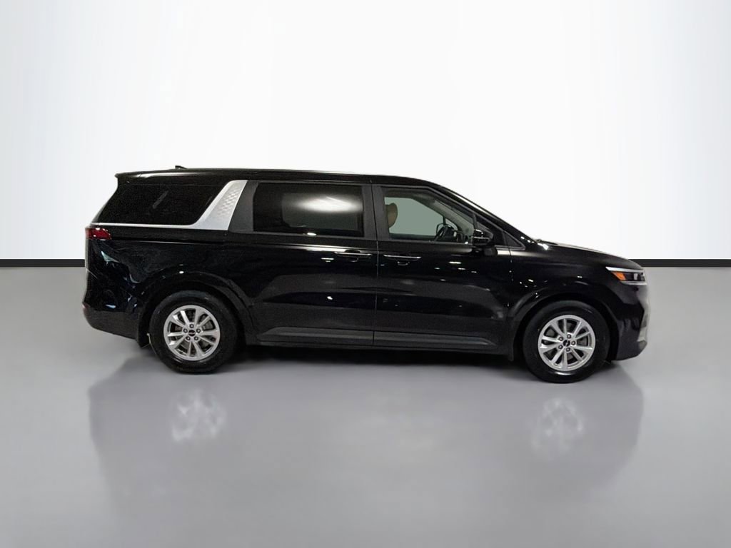Used 2024 Kia Carnival LX FWD image 11