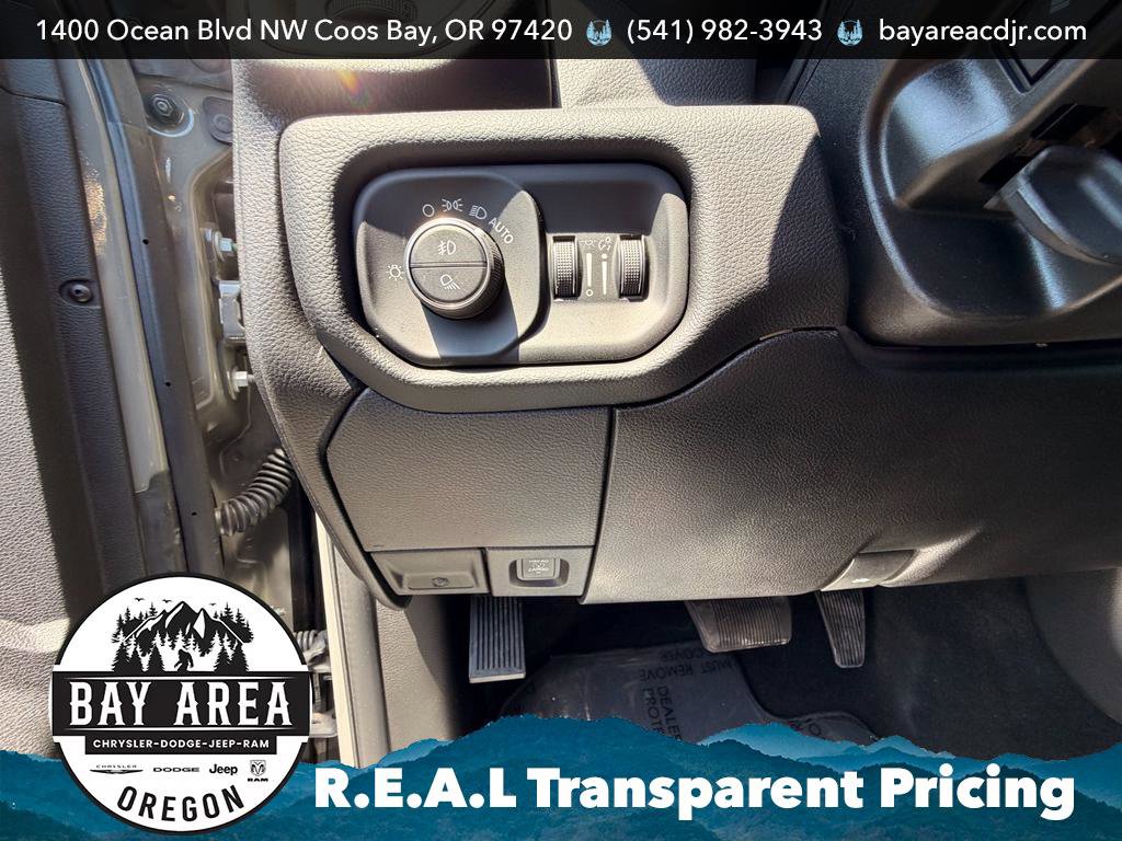 New 2026 RAM 2500 Laramie AWD/4WD image 18